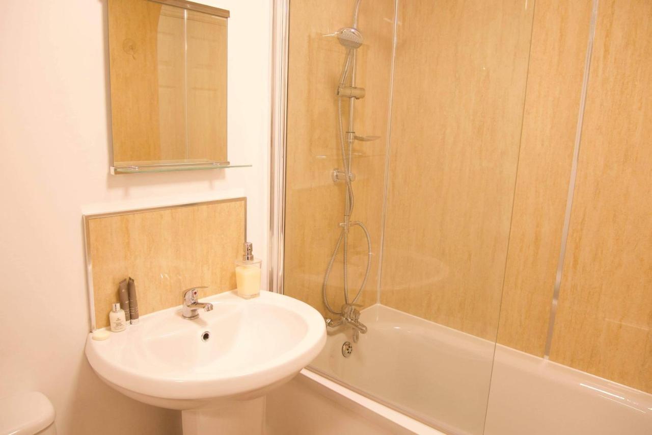 York City Centre, Recently Renovated 2 Bedroom Flat Exterior foto
